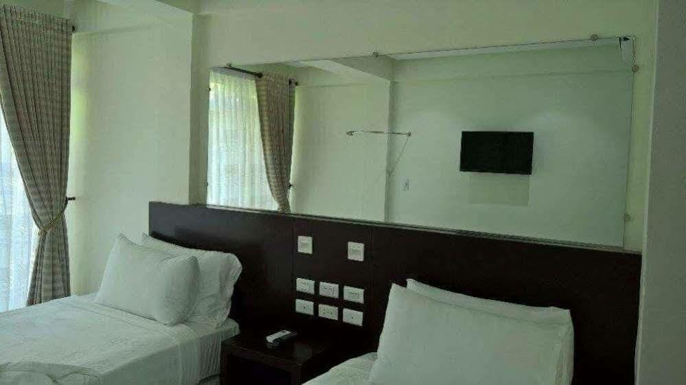 Boracay Midtown Hotel Balabag  エクステリア 写真